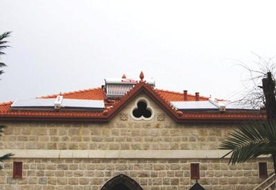 Solar domestic hot water system for a villa
